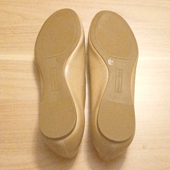 Copper Key Taupe Color Leather Scalloped Flats in Size 8.5M (NWT) - Picture 6 of 7